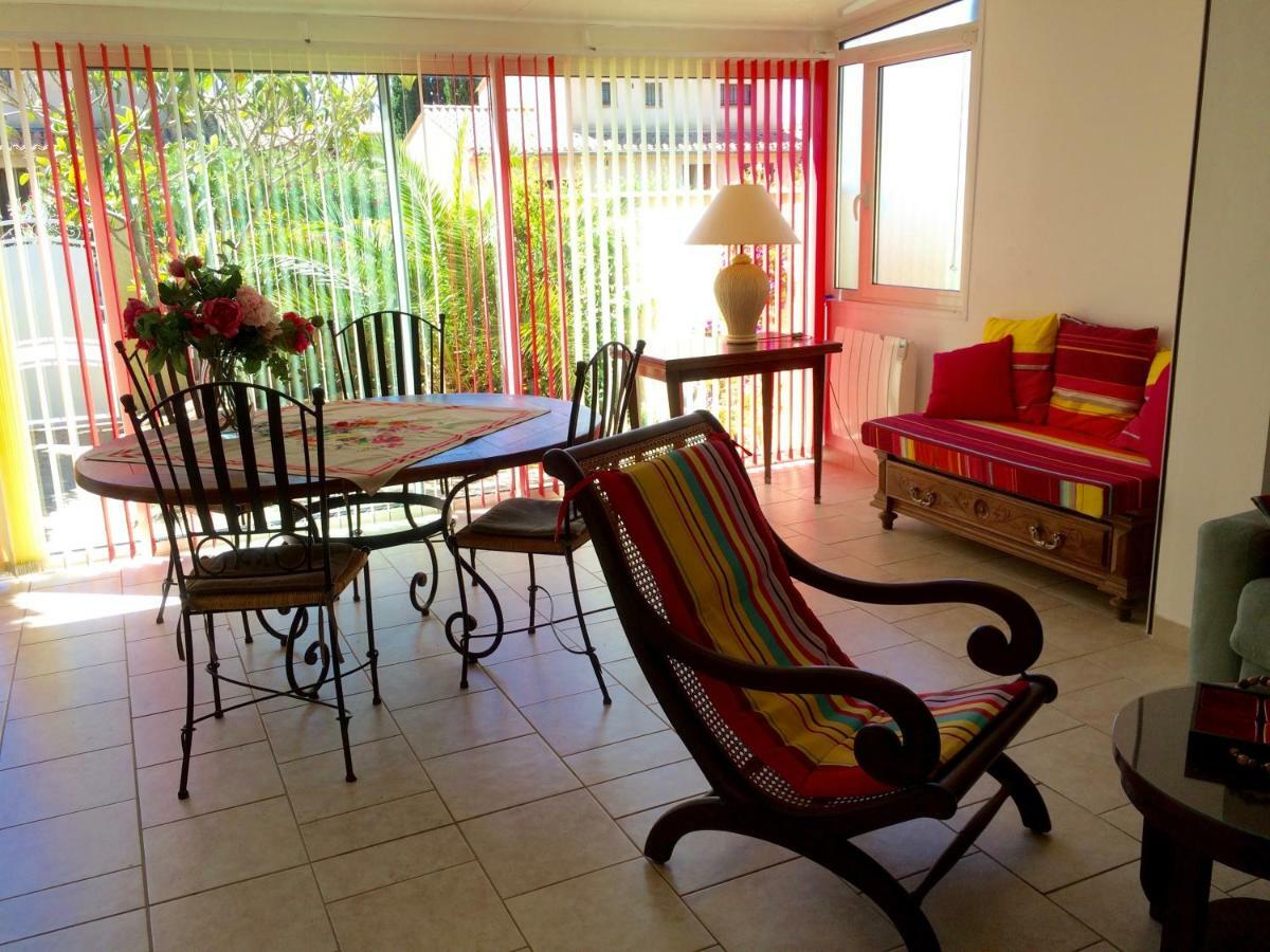 Villa De Vacances Au Calme Proche De La Mer 라론드레모레 외부 사진