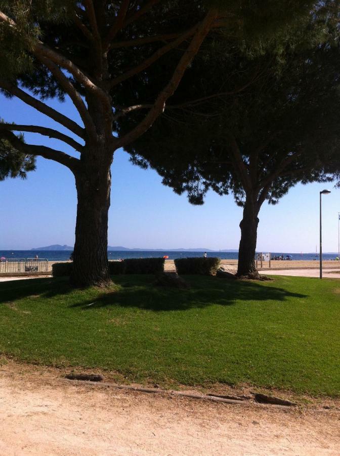 Villa De Vacances Au Calme Proche De La Mer 라론드레모레 외부 사진
